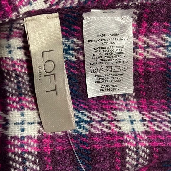 NWT- LOFT. Plaid Scarf - Picture 6 of 6